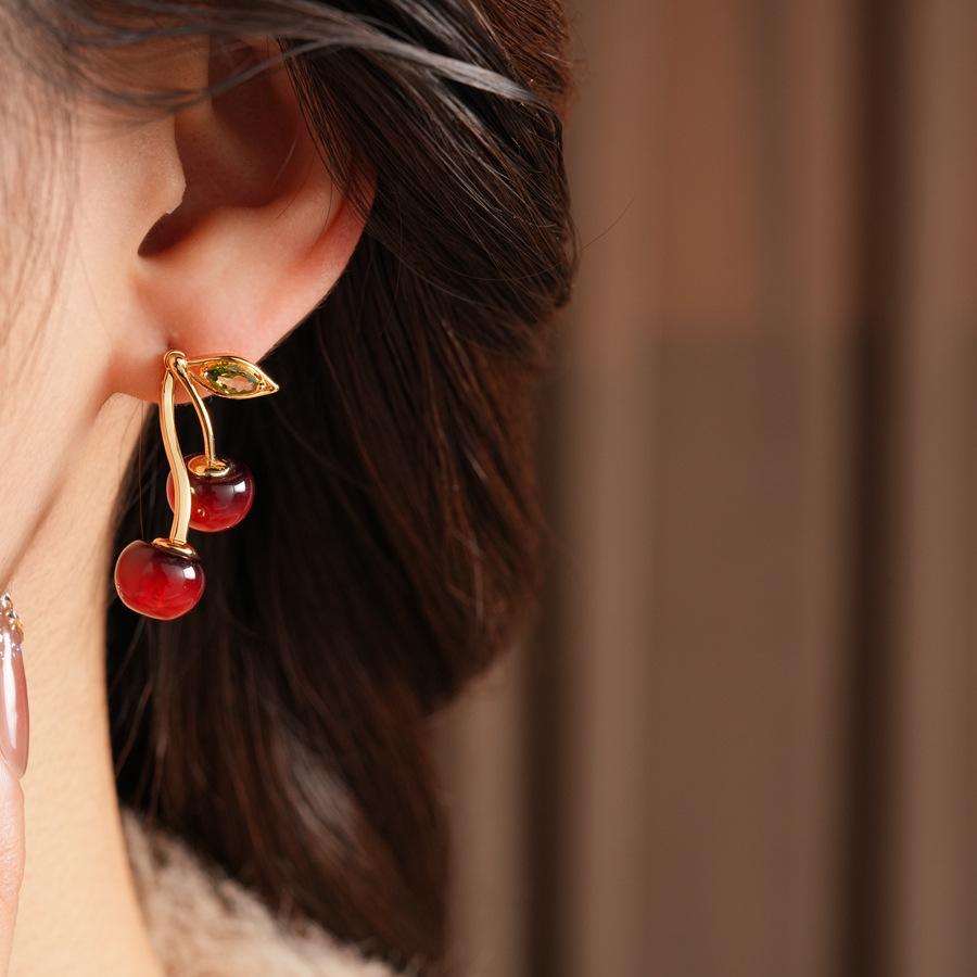 Artificial Cherry Resin Stud Earrings for Women Sweet Inlaid Zircon Leaf Fruit Shaped Ear Studs Romantic Dating Jewelry K