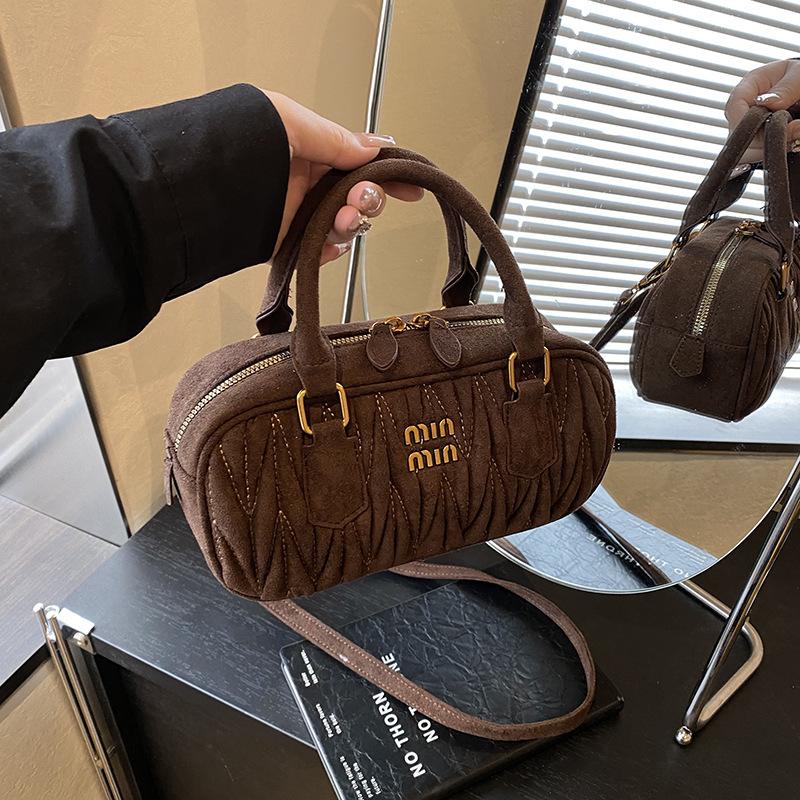 Popular 2025 Autumn New Folded Handbag Bowling Fashion One Shoulder Crossbody Pillow Small Square Bag