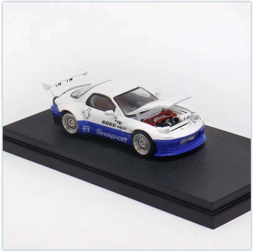 

Мастер Mazda Rocket Bunny RX7 Rokebunny Белый 1/64 [Б/У]