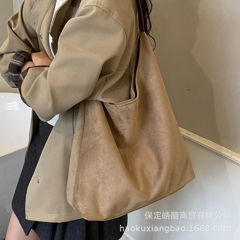 Large-capacity retro bag women's autumn and winter versatile 2025 new casual shoulder bag texture work commuter tote bag