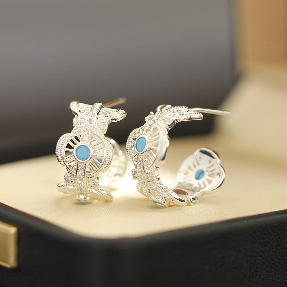 European and American niche blue stone-inlaid C-shaped earrings temperament versatile silver 925 silver needle earrings women s stud earrings