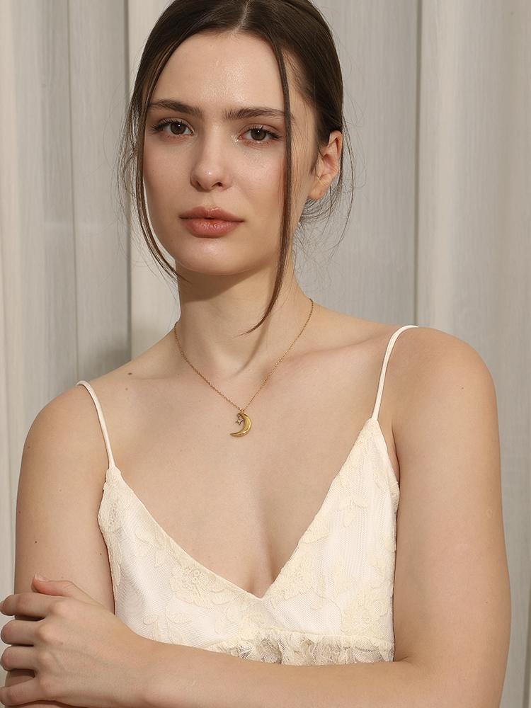 18K Goldplattiertes Edelstahl Mond Stern Anhänger Halskette mit Gliederkette Zirkon Trendiger Minimalistischer Schmuck für Jahrestag Geschenk