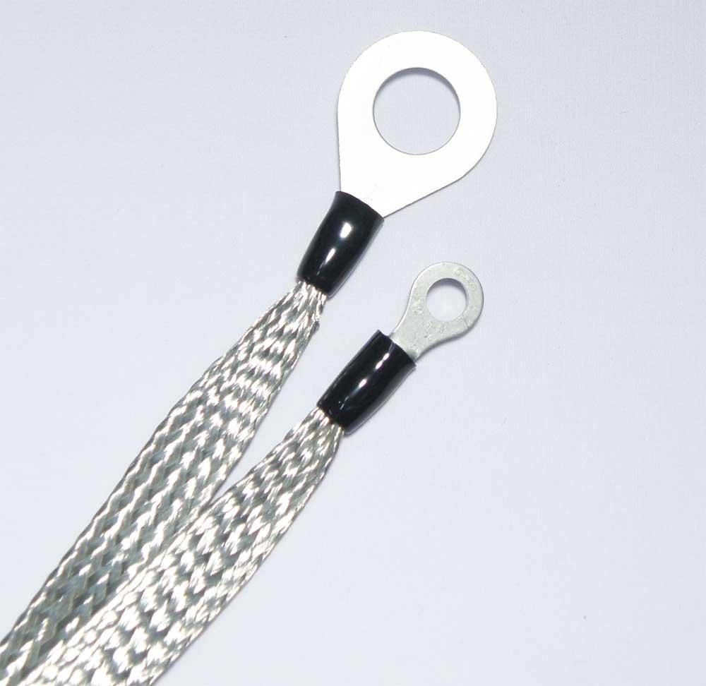 

Enhanced grounding for mobile antennas, flat braided copper ground wire with terminals on both ends, 8 sq., 30 cm, improves SWR on HF50 MHz,