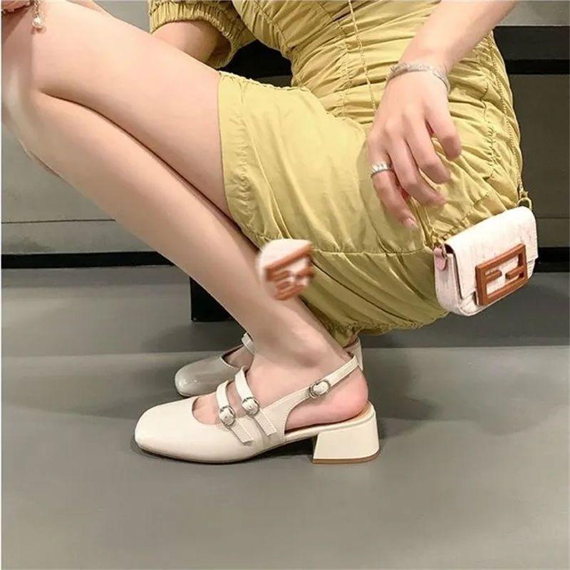 Antu dziewczęca okrągła torba na głowę głowa gruby obcas puste sandały damskie lato nowy czerwony buty Mary Jane