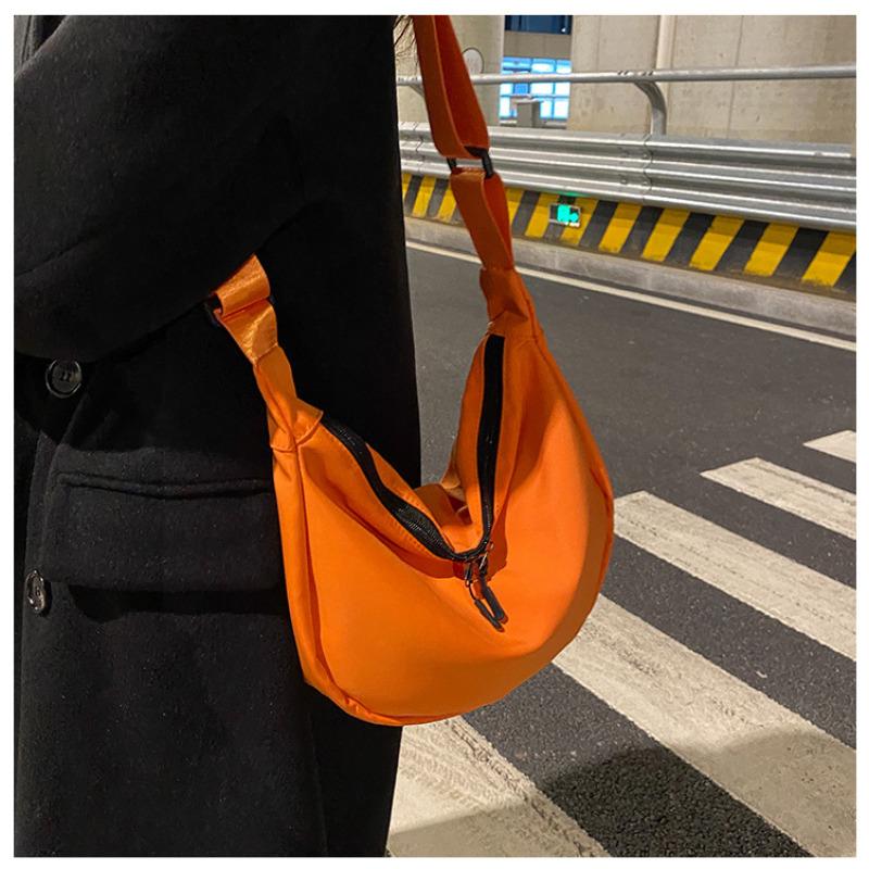 Oxford Cloth Crescent Bag for Women Lightweight Casual Shoulder Crossbody Handbag
