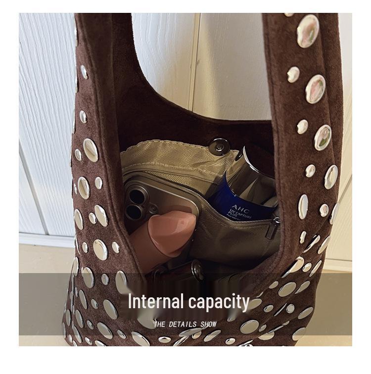 Women's Retro Punk Rivet-Studded Shoulder Bag - European/American Style