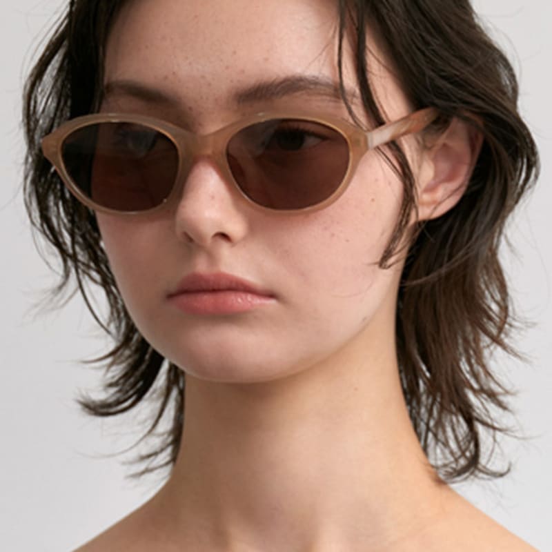 

One Brilliant Regina-OB554-Cocoa single type