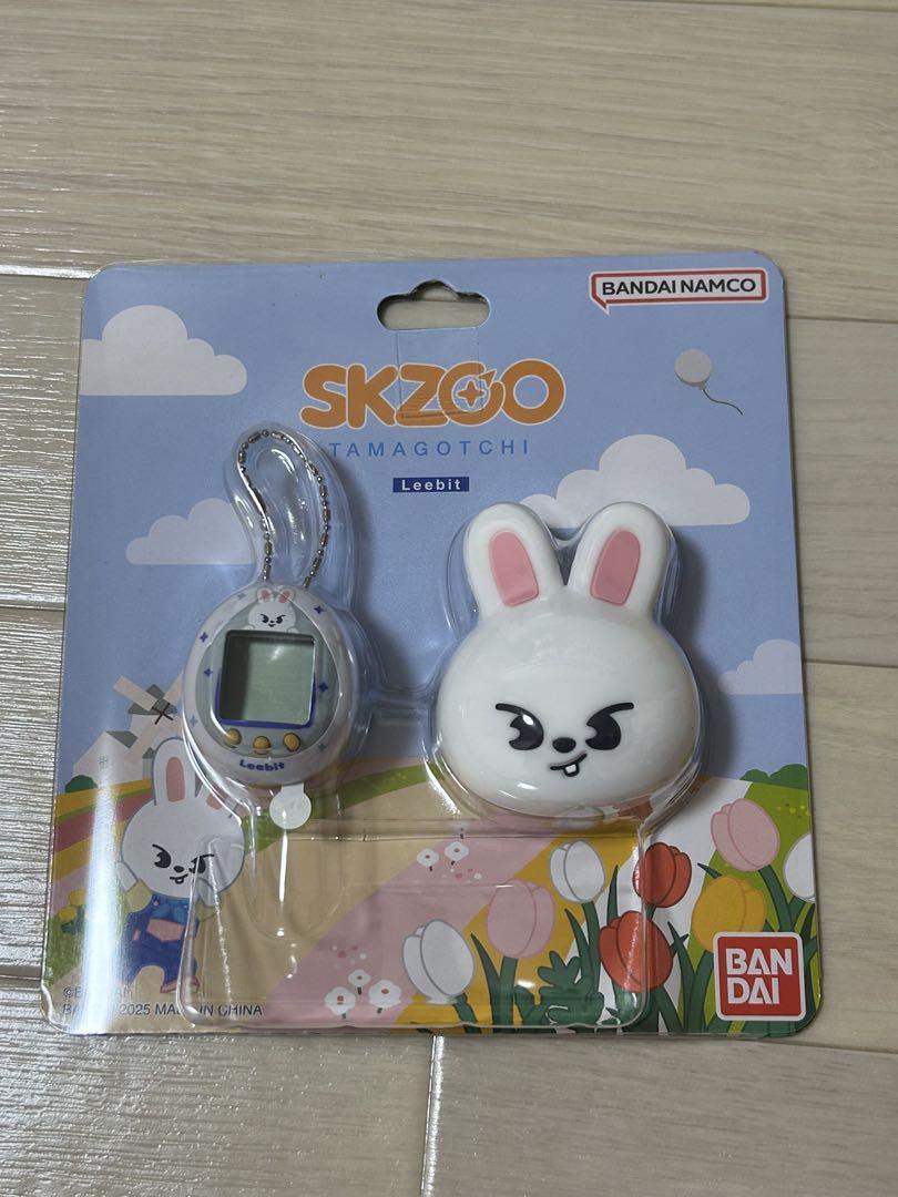 

[USED] straykids skzoo tamagotchi levit