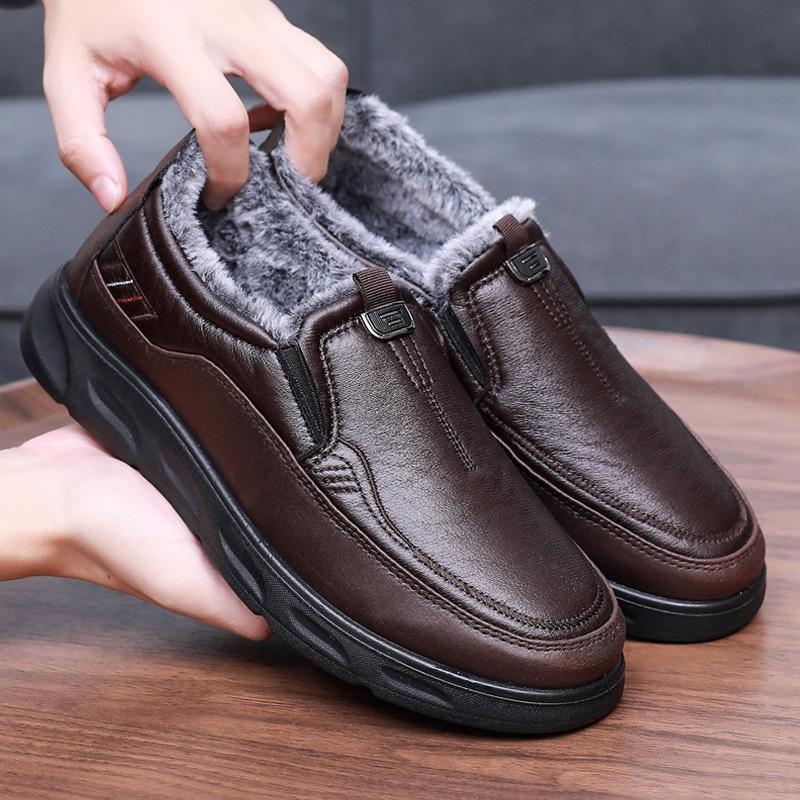 

Старые пекинские тканевые туфли зимние мужские хлопковые туфли бархатные теплые для пожилых отцовские туфли водонепроницаемые нескользящие повседневные педали 44