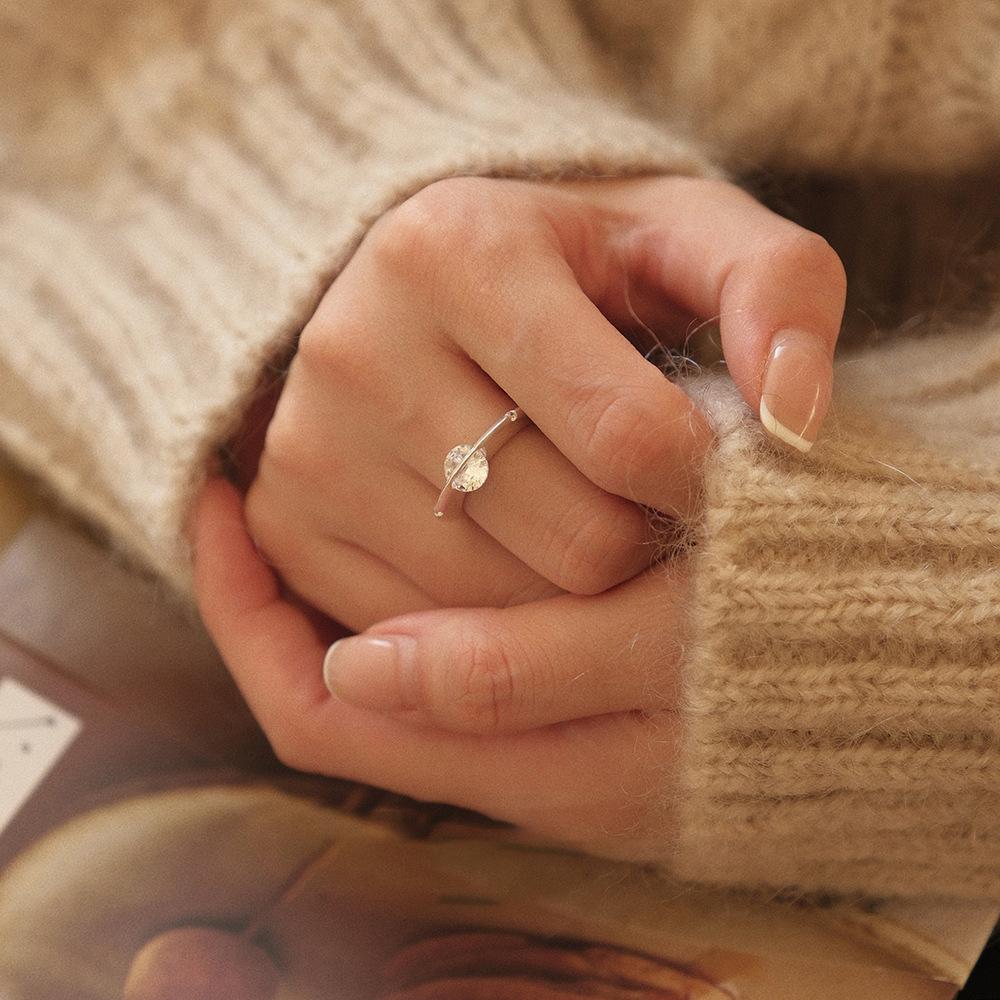 

Stylish and simple zircon flying saucer open ring niche design high-end index finger ring light luxury versatile jewelry