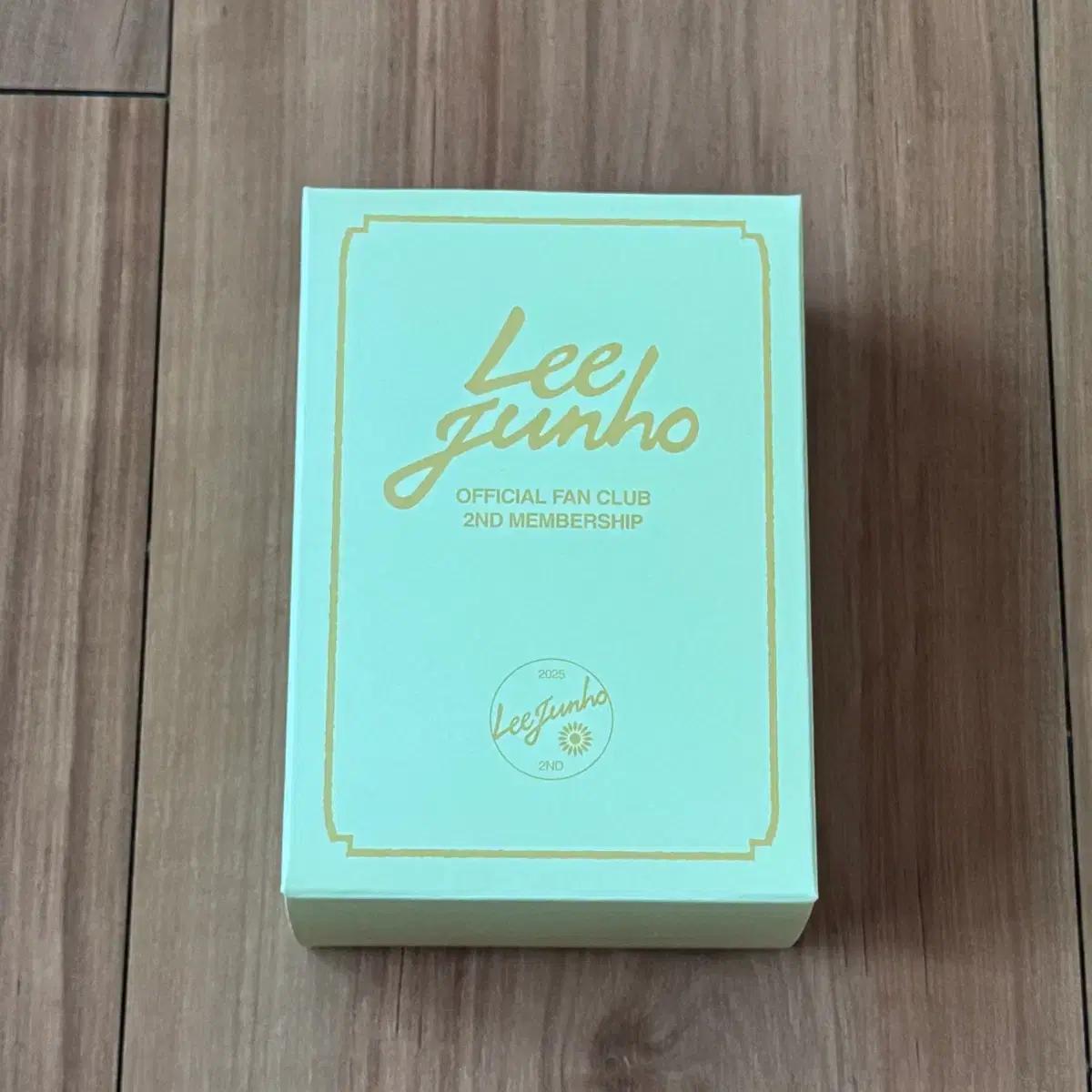 

Lee Junho Fan Club 2 Kit Used
