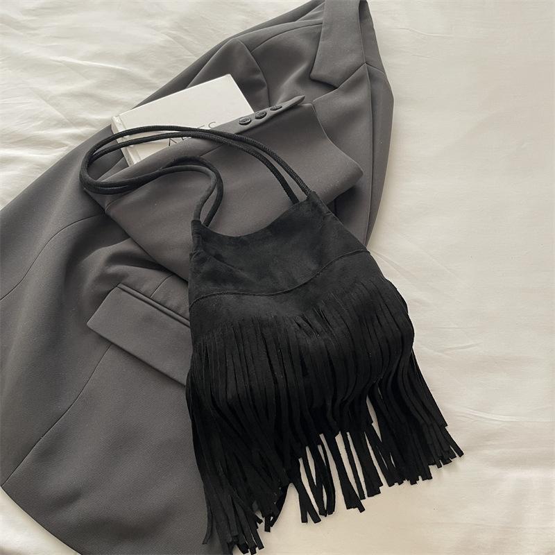 Niche Retro Fringed Portable Small Square Bag Women's 2025 Autumn New Casual Personality Trendy Versatile Shoulder Messenger Bag