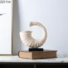 Creative Conch Handicrafts Sculpture Desk Decoration Ornaments Beige Conch Resin Abstract Artwork Statue Room Aesthetic Decor