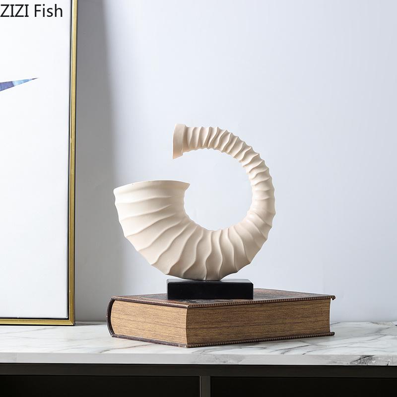 Creative Conch Handicrafts Sculpture Desk Decoration Ornaments Beige Conch Resin Abstract Artwork Statue Room Aesthetic Decor