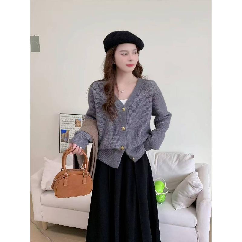 

Solid color soft waxy v-neck long-sleeved knitted cardigan women s clothing autumn and winter new casual loose and thin age-reducing sweater jacket one size fits all серый