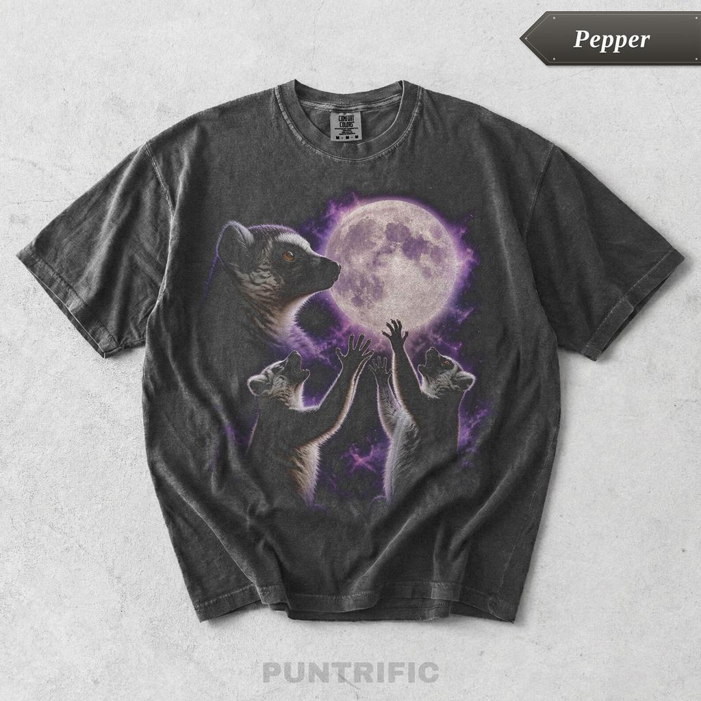 Vintage Lemur Moon Graphic Tee, Funny Meme Shirt, Retro 90s Animal T-Shirt, Ring Tailed Lemur Gag Gift, Old School Novelty Graphic Tee