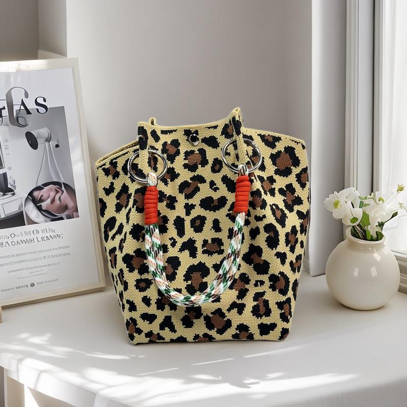 Handgestrickte Handtasche mit großem Fassungsvermögen, lässige, tragbare Pendler-Tragetasche, Umhängetasche, vielseitige Alltags-Handtasche