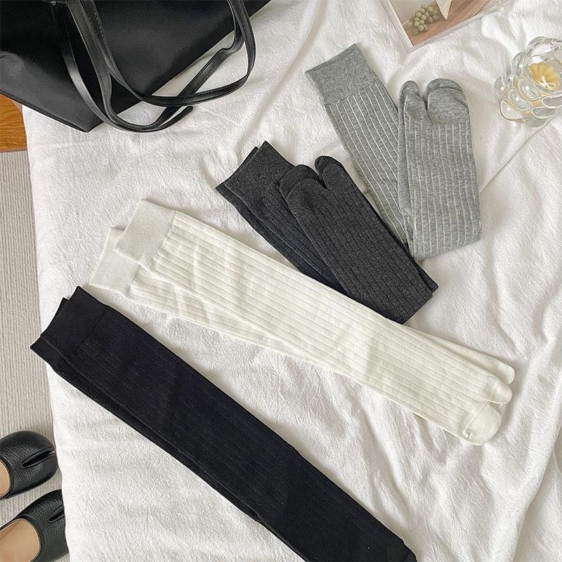 Cotton Split Toe Socks Two Toe Mid-Calf Socks Calf Socks Autumn Winter Vertical Strips Japanese Tabi Socks Clogs Socks