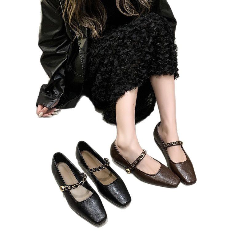 Square head shallow mouth one-word buckle with low heel soft leather single shoes women's 2025 new spring and autumn retro Mary Jane shoes small le