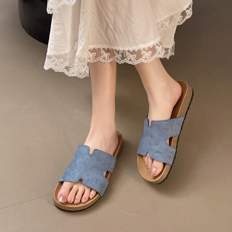 

2025 Fashionable soft leather thick-soled slippers for women, anti-slip and wear-resistant casual beach sandals 35