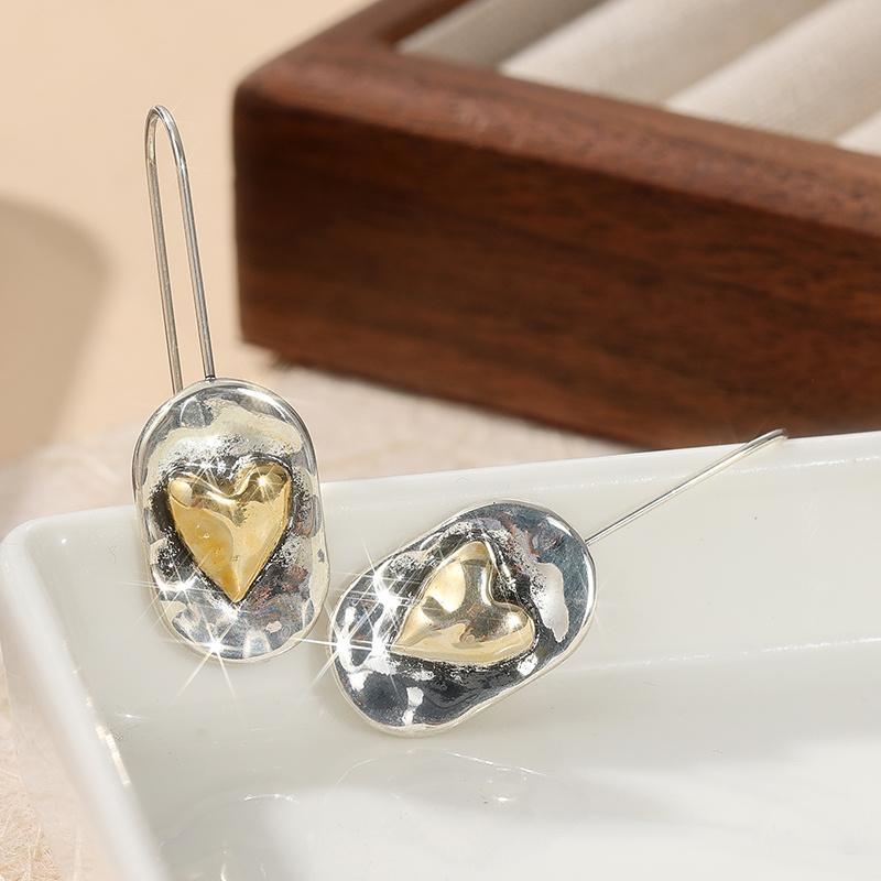 Retro Women's Earrings, Heart-shaped Pattern Two-color Earrings, Daily Exquisite Accessories, The Perfect Gift for Her