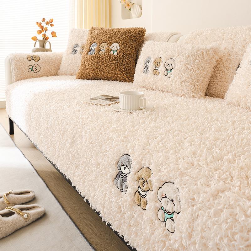 1 Pc Autumn and Winter Cartoon Plush Sofa Mat New Winter Thick Anti Slip Sofa Cover Cute Animal Patterns Pet Friendly Machine Washable