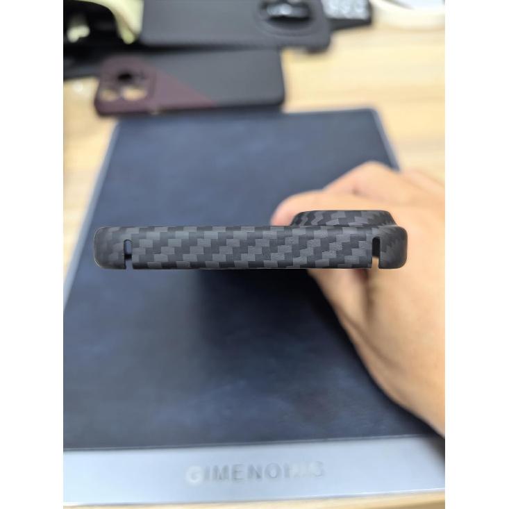 Ultra Thin and Lightweight Aramid Carbon Fiber Case for Apple iPhone 16 Plus Black