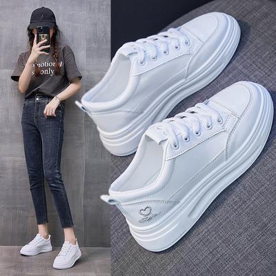 Modische kleine weiße Schuhe für Damen 2024 Herbst Neue Damen Flache Sneakers Vulkanisierte Plateauschuhe Lässige Laufschuhe Zapatos De Mujer
