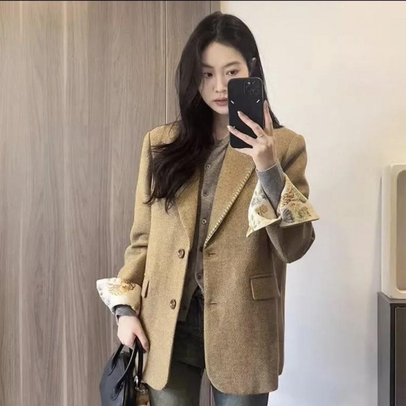 

Spring 2025 Khaki Blazer: Stylish Slimming Korean Commute Jacket Extra Large