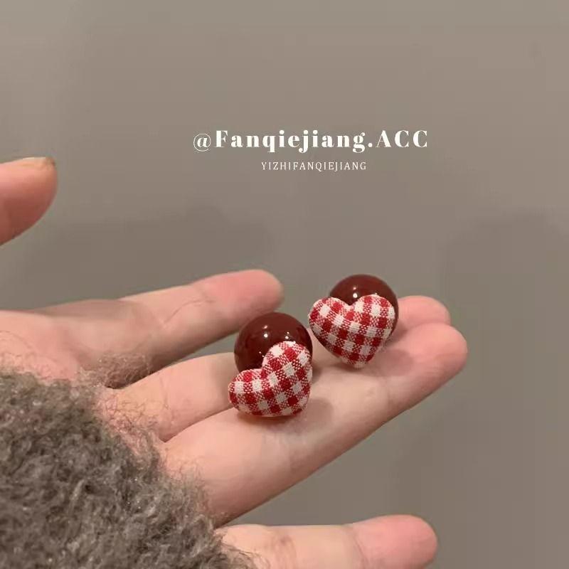 

South Korea Gingham Love Heart Earrings Female 2025 New Arrival Best Selling Fancy Ankela Red Ear Studs Niche Style Delicate Earrings Pair of Gingham Heart earrings ~ s925 silver pins