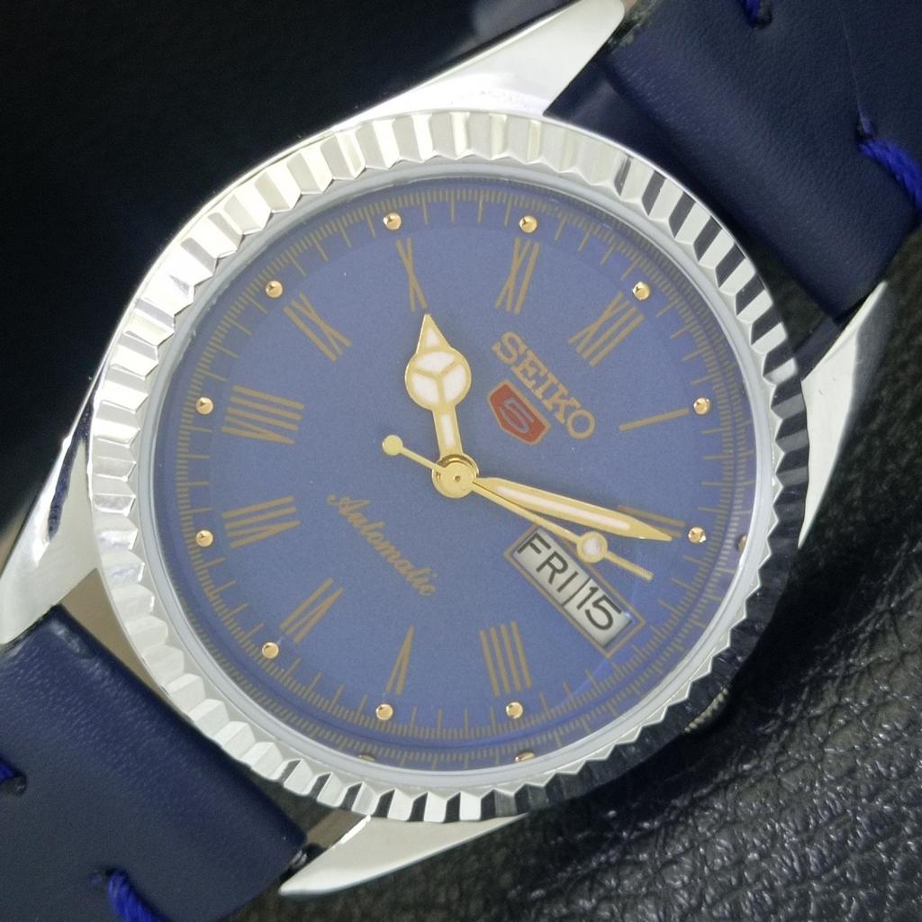 

VINTAGE REFURBISHED SEIKO 5 AUTOMATIC JAPAN ROMAN FIGURE MENS WATCH a442029-1