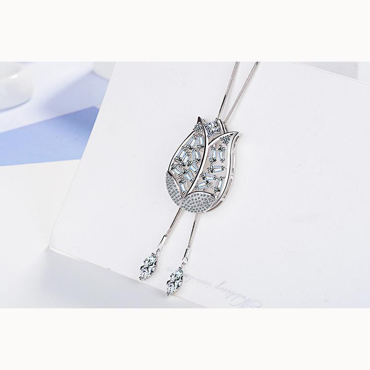 Fashionable and Elegant Tulip Autumn and Winter Zirconia Sweater Chain Female Fashion Hundred with Long Flower Necklace Temperament Accessories