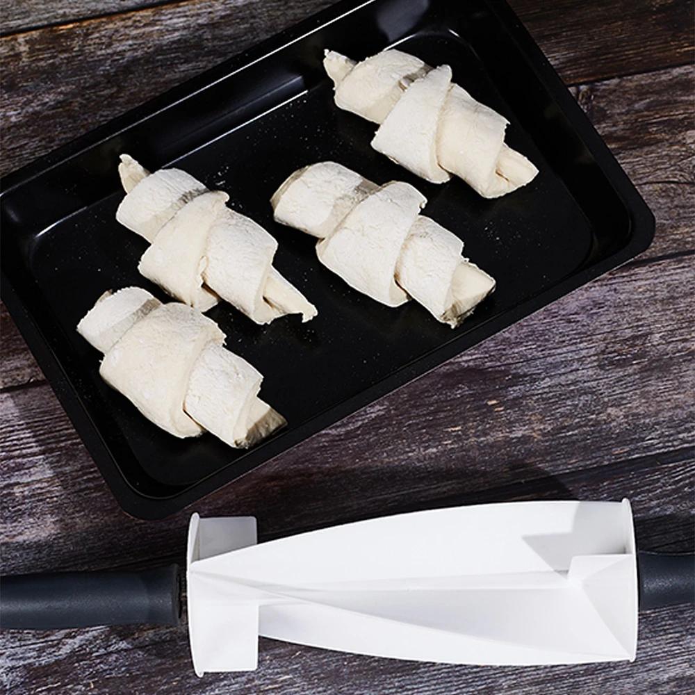 Multi-functional Croissant Rolling Pin Roller Kitchen Baking Tools Plastic Horn Bag Leather Cutter Creative Sheep Horn Bag Knife