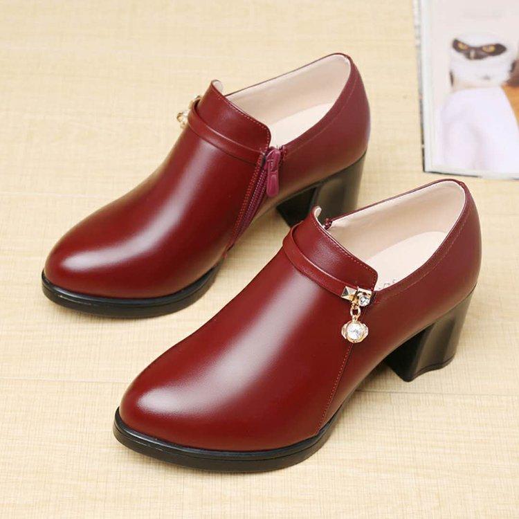 Spring and Autumn new short boots women's fashion medium heel thick heel waterproof table with drill and bare boots non-slip small leather shoes