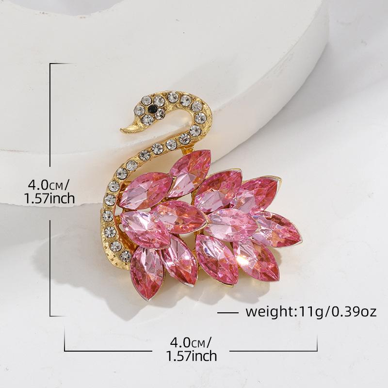 Crystal Swan brooch, high-end and sophisticated, niche, small fragrance, retro chest flower, Korean version, anti glare, pin clothing accessories