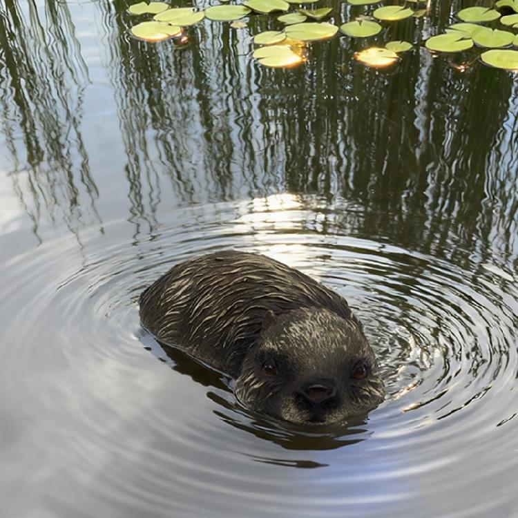 Artistic Resins Beavers Figurine Lovely Beavers Shape Water Float for Decorative Fountains And Yard Pond
