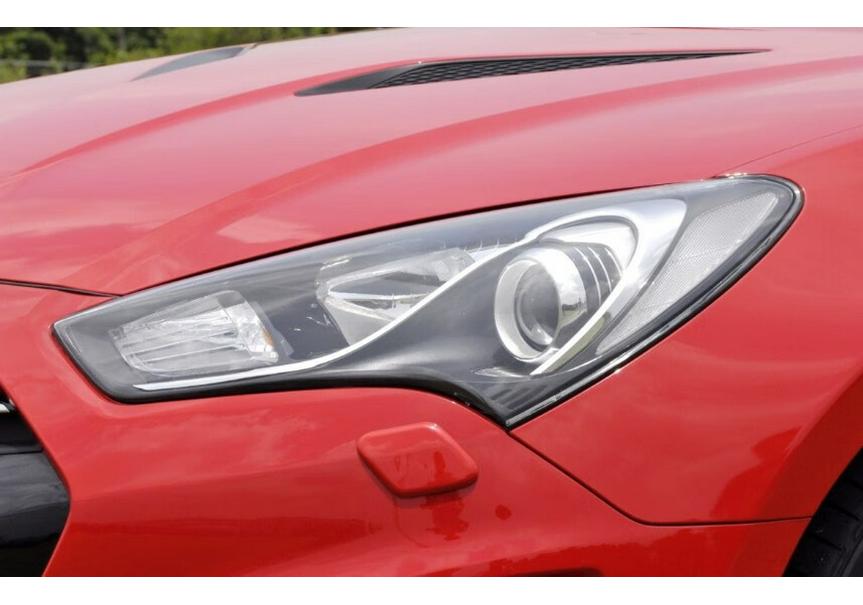 Compatible with Genesis Coupe 2012 headlights: transparent covers and housings.