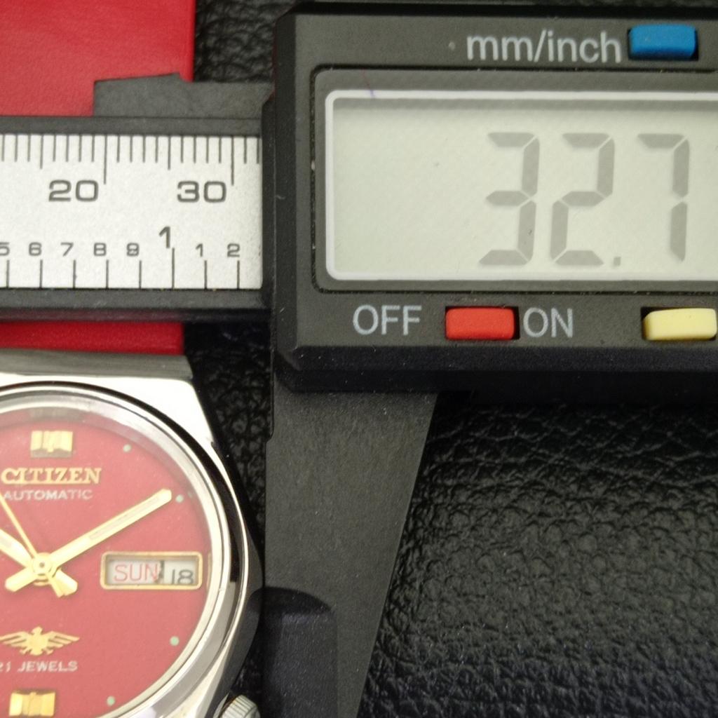 USED MENS CITIZEN AUTOMATIC 8200 JAPAN DAY&DATE RED COLOR DIAL WATCH A432811-2 R113-a432811