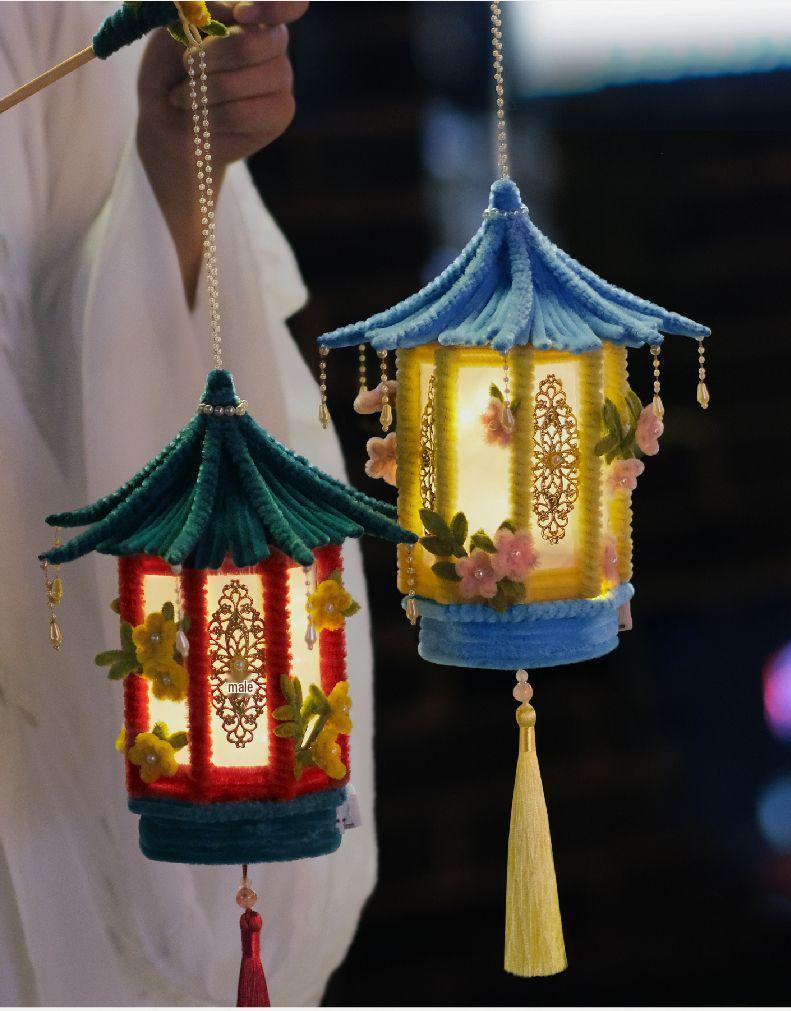 Mid-Autumn Festival Luminous Chinese Palace Lantern DIY Kit: Ancient-Style Handmade Flower Lantern for Children.