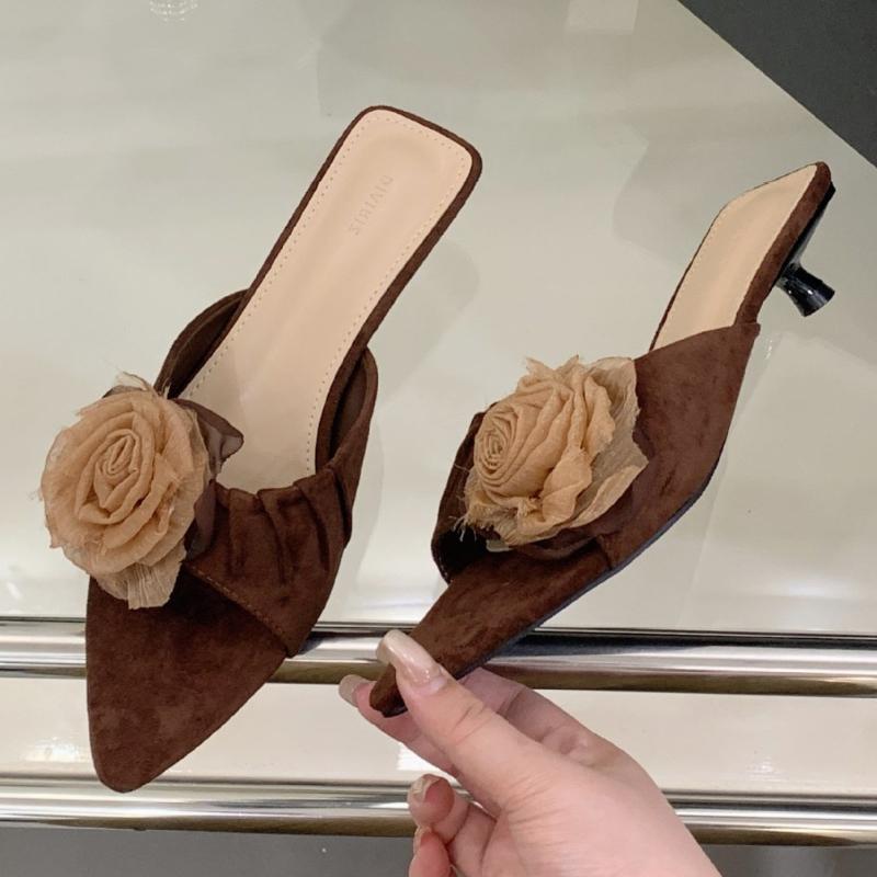 

Fashion Retro Rose Kitten Heel Design Brand Slippers Women Summer Fashion Open Toe Pleated Slide Sandals Elegant Comfort Beach Sandals 35 коричневый