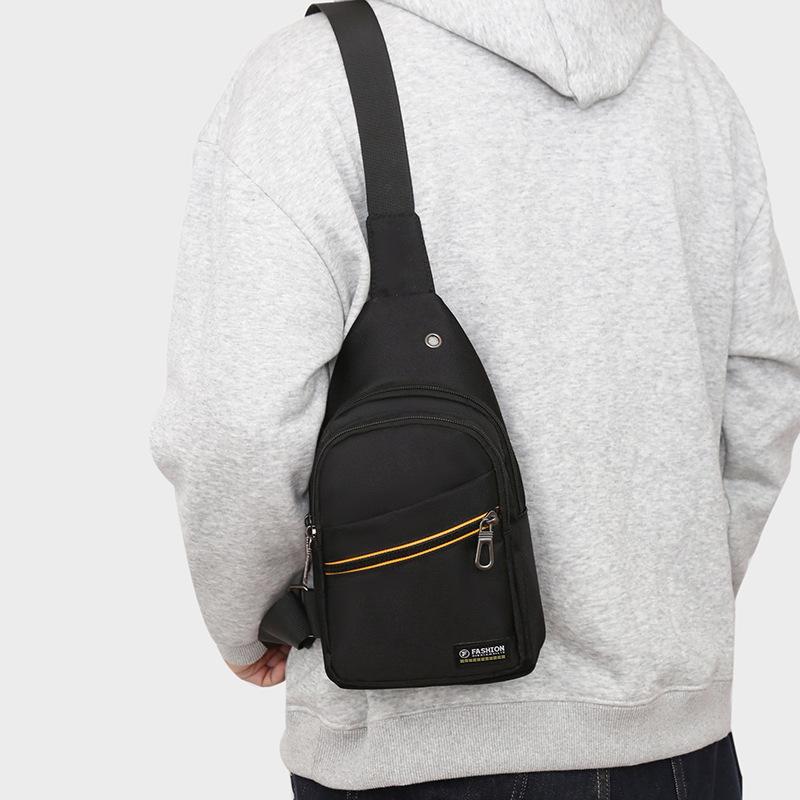 Multifunctional Men's Commuter Messenger Bag New Simple Leisure Shoulder Bag Business Travel Portable Messenger Bag.
