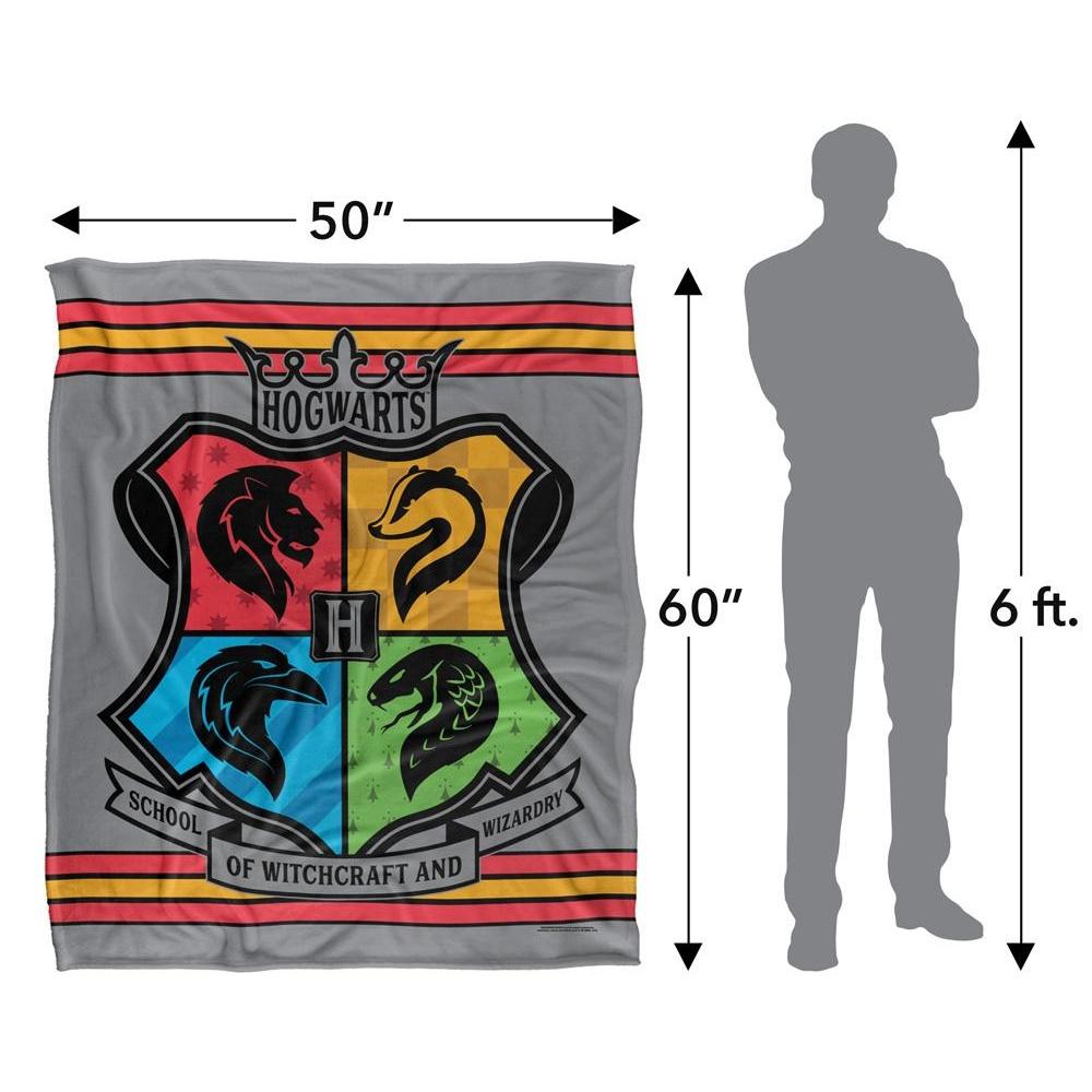 HARRY POTTER Witchcraft And Wizardry Hogwarts Crest Blanket