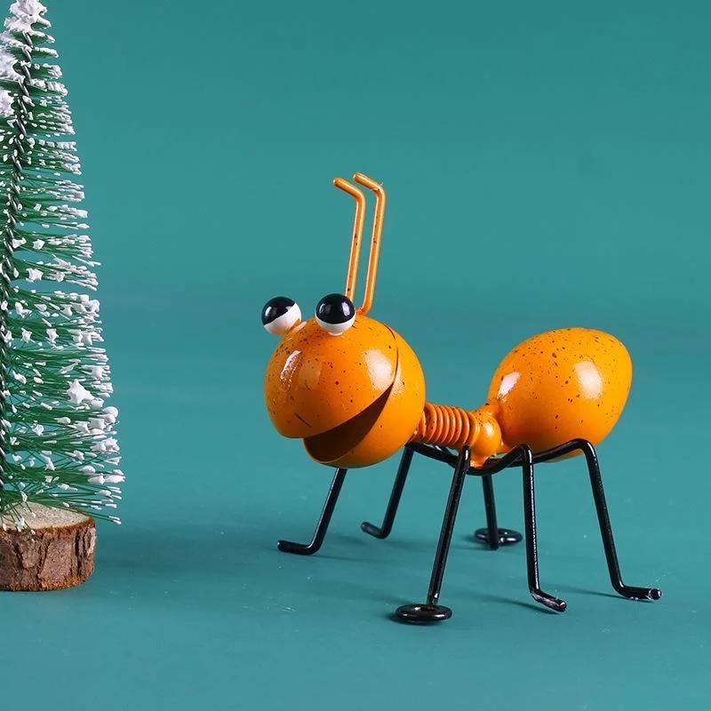 Cute Ant Statue Wall Hanging Ant Sculpture Home Decoration Crafts Outdoor Yard Lawn Decoration Living Room Decoration