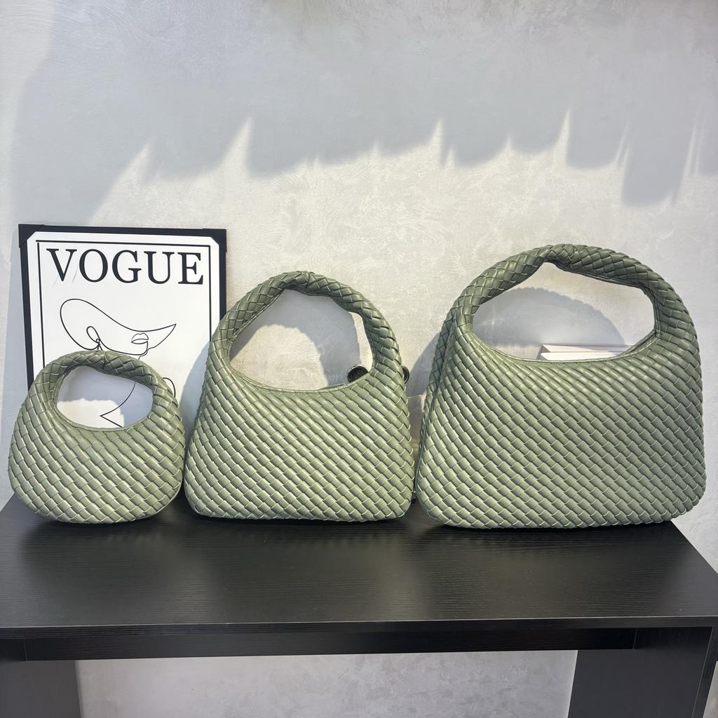 2026 Bag women's premium texture hand-woven hand carry shoulder crossbody chain round bag