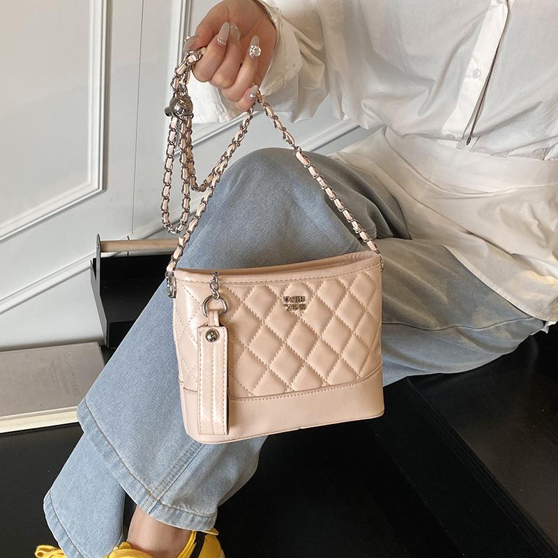New Fashion Trend Rhombus Embroidery Thread Stray Bag Single Shoulder Oblique Span Chain Bag Fashion