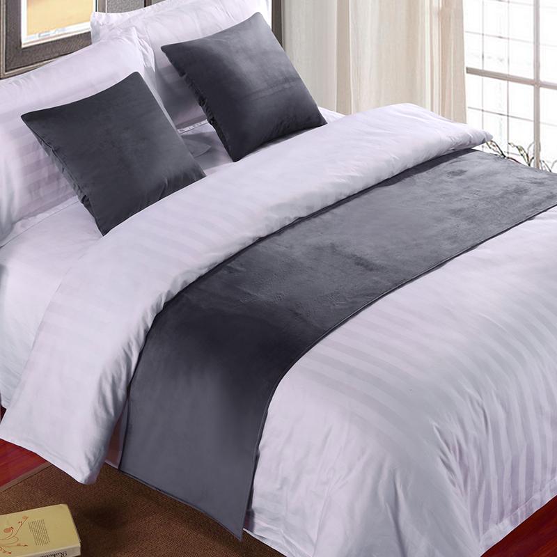 Luxury Velvet Solid Bed Runner Scarf Protector Slipcover Bed Decorative Scarf for Bedroom Hotel Wedding Room Twin/Queen/King
