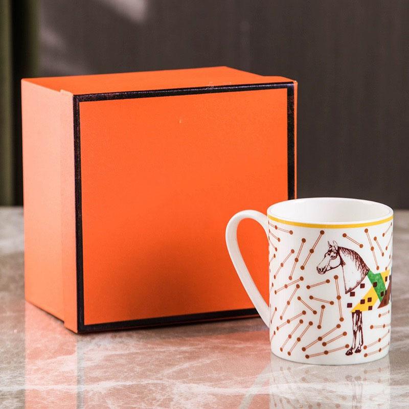 Europäischer Leichter Luxus Fortschrittliches Knochenporzellan Tasse Becher Becher Exquisite Nachmittagstee Hochwertige Tasse Wasserbecher Kaffeetasse Weihnachtsgeschenke