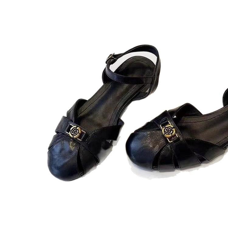 2025 summer new French hollow casual one-word sandals women's round head versatile retro camellia Roman shoes