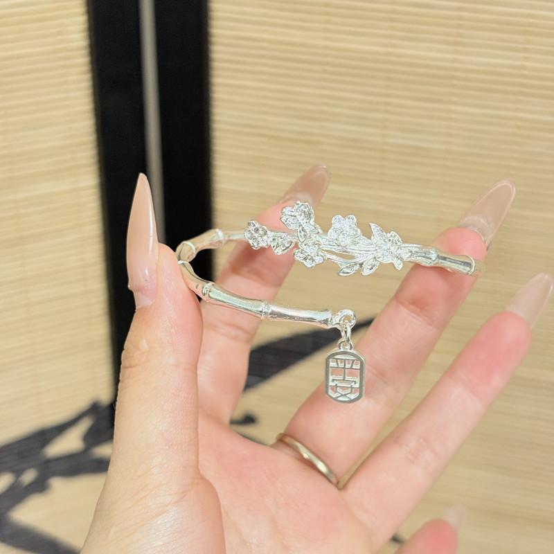 

Браслет-манжета с высоким значением, с бамбуковым сочленением и символом Фу, Новый китайский браслет для молодых женщин с бабочками и цветочной гроздью, ins