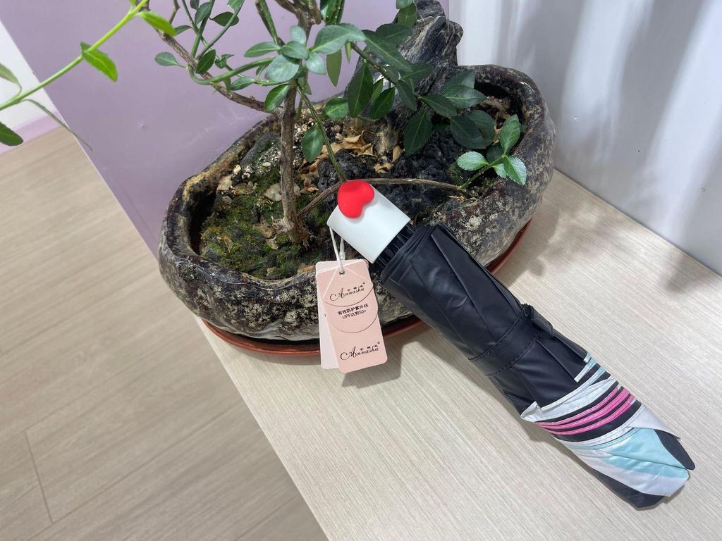 Black Dual-Use UV Protection Three-Fold Sunshade & Rain Umbrella with Tote Bag